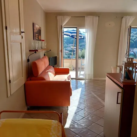 Monolocale 3 Con Terrazzo Vista Mare 아파트