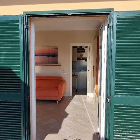 Monolocale 3 Con Terrazzo Vista Mare Daire